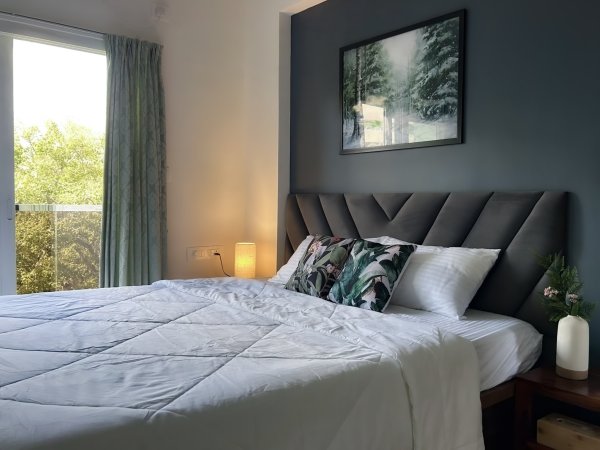 Image Title Goes Here